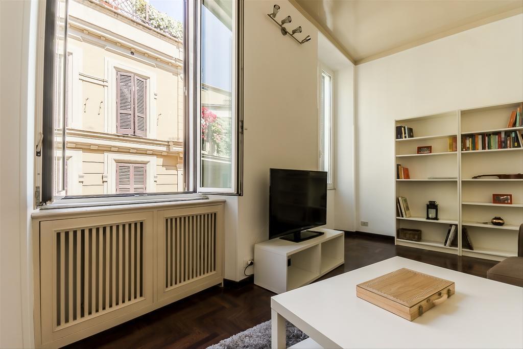 Palazzo Borghese Lovely Flat Рим Екстериор снимка
